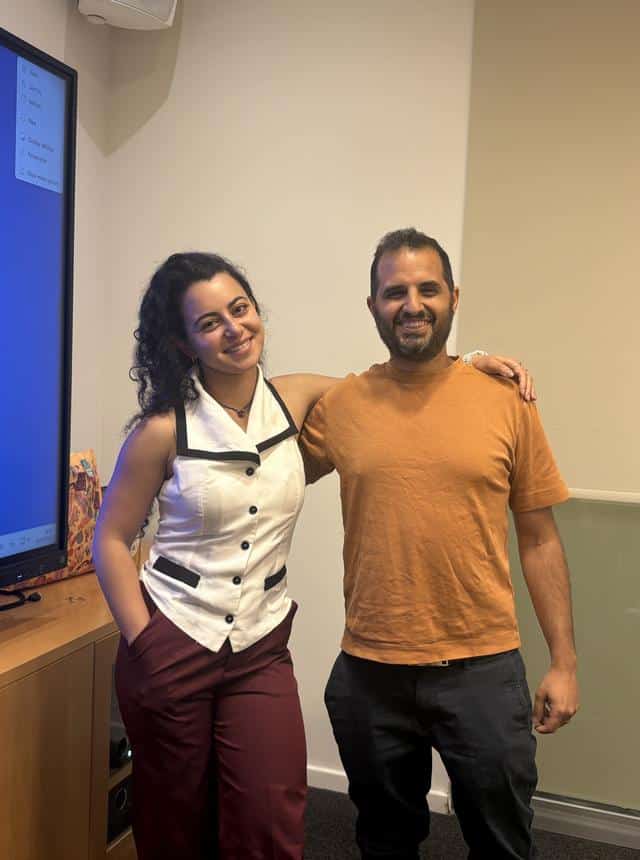 פנינה רזידור אחרי הרצאה באוניברסיטה